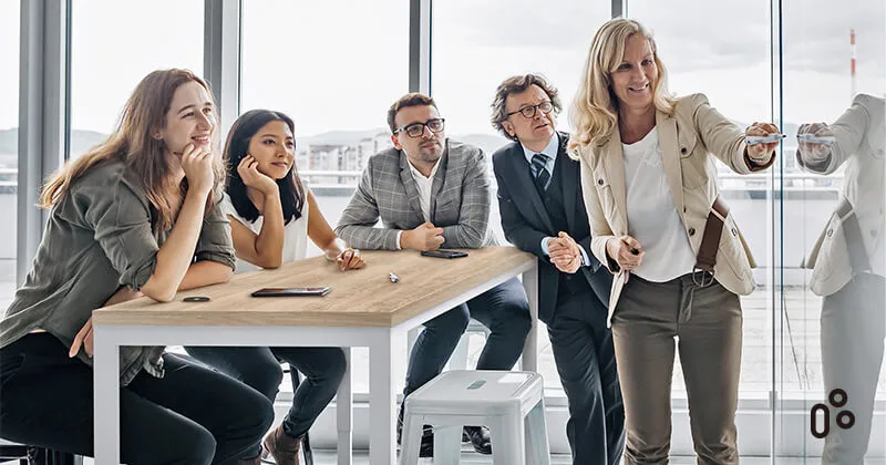 如何正确站着工作指南: 优点、缺点、以及正确的做法